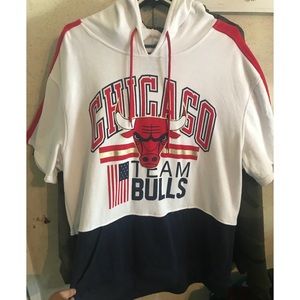 Chicago Bulls T-shirt/hoodie. Size XXL. Worn once.